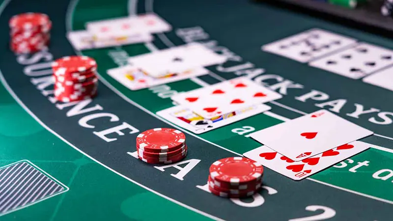 Luật chơi của game bài blackjack đơn giản và dễ hiểu