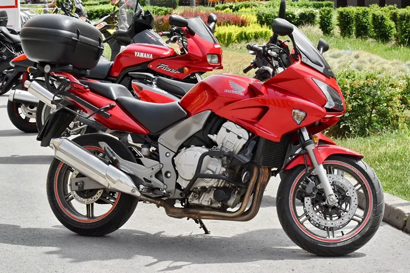 Nằm mơ mất xe máy màu đỏ thể hiện cho sự bất lực và mất đi nhiệt huyết trong bạn